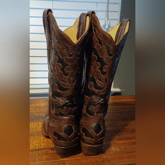 Corral Vintage Boots - Picture 4 of 10